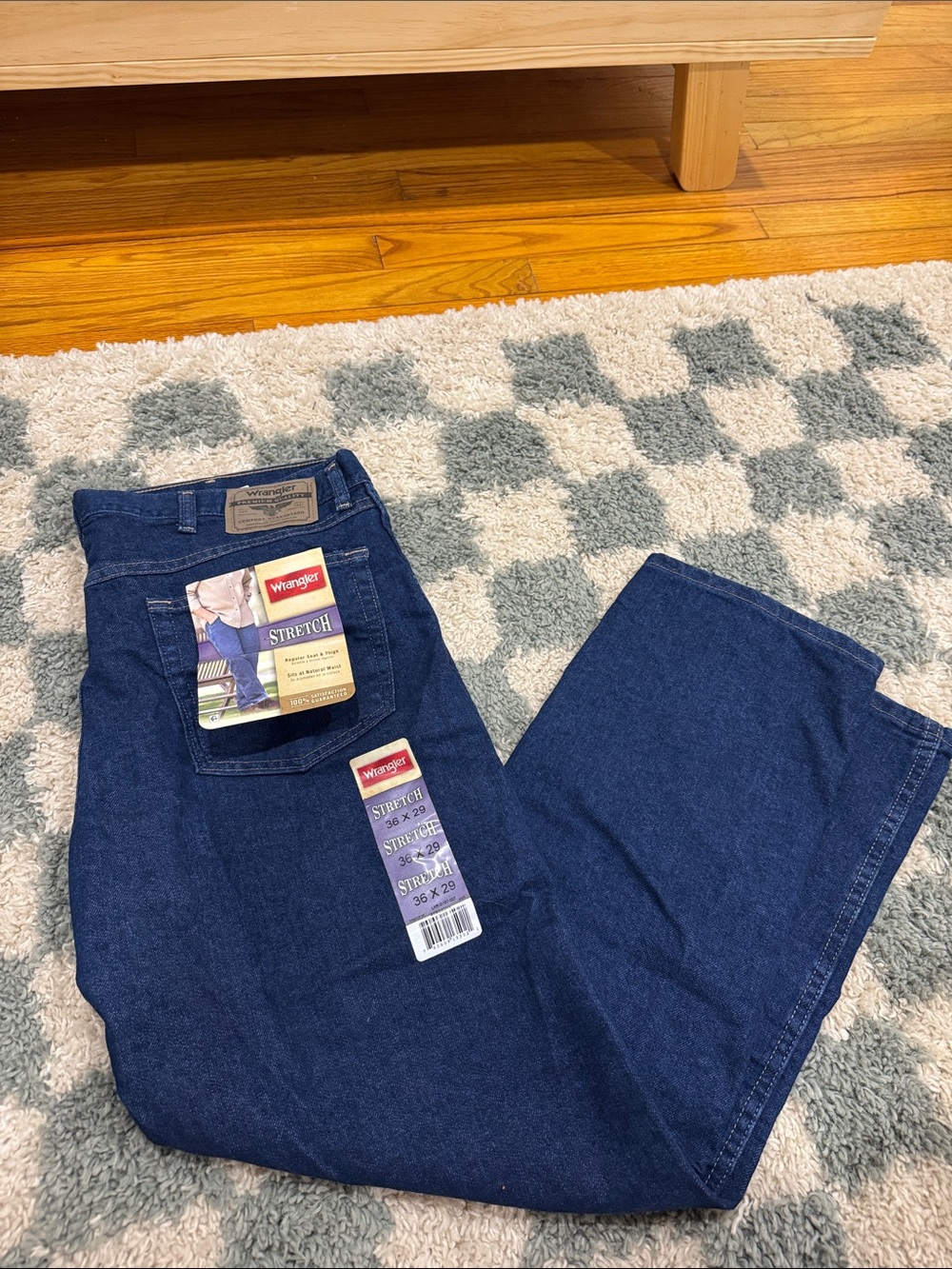 36x29 Wrangler Men's Relaxed Jeans in Dark Blue Denim